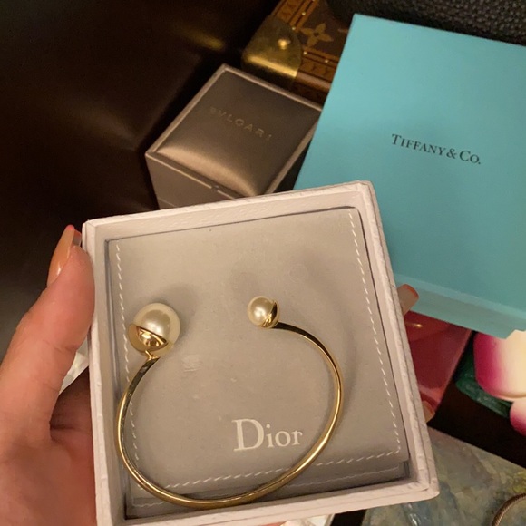 Dior faux pearl gold open bangle cuff - Picture 6 of 6